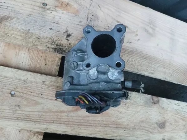 EGR-venttiili Nissan Pathfinder R51 Navara 14710-5X00D image 2