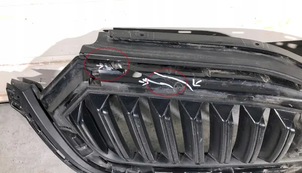 Skoda Octavia IV 5E front chrome grille 19-22 image 4