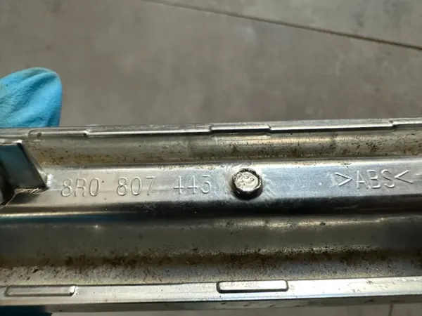 OEM 8R0807443 CP CHROM Bakre Stötfångar List Audi image 10