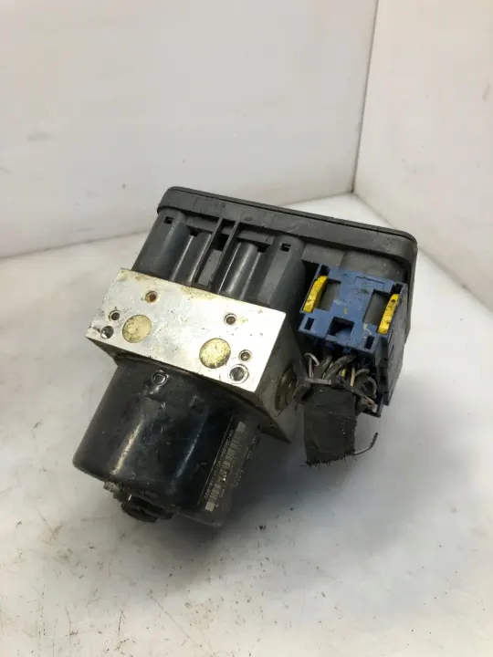 Controlador Bomba ABS OEM 10.0960-1423.3 Usado image 4