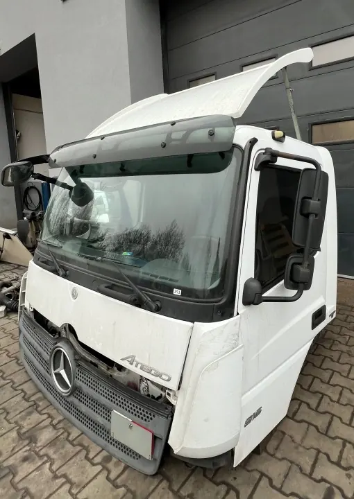 Mercedes Atego complete cabine OEM A934 e6 Euro 6 image 2