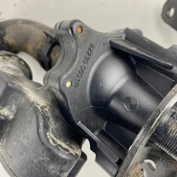 Carcasa de termostato Nissan Navara Renault Master Opel Movano image 3