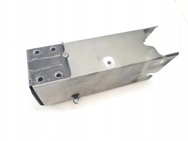 Tesla Model 3 Murtovyöhyke Vasen/Oikea OEM P1088149-00-F image 8