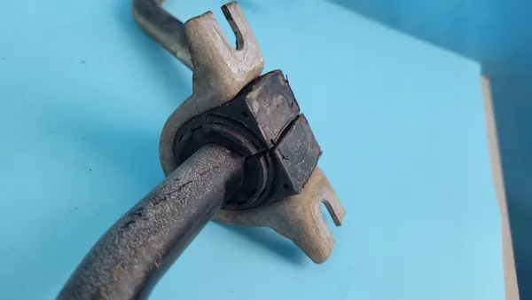 Opel Insignia B GSi bak stabiliseringsstag OEM 84119838 image 10