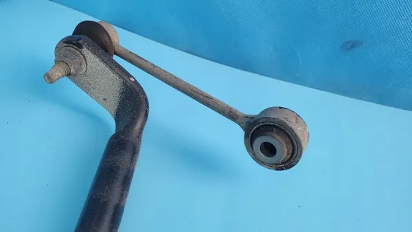 Opel Insignia B GSi bak stabiliseringsstag OEM 84119838 image 9