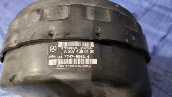 Complete Brake Booster A2074300130 Mercedes W207 image 3