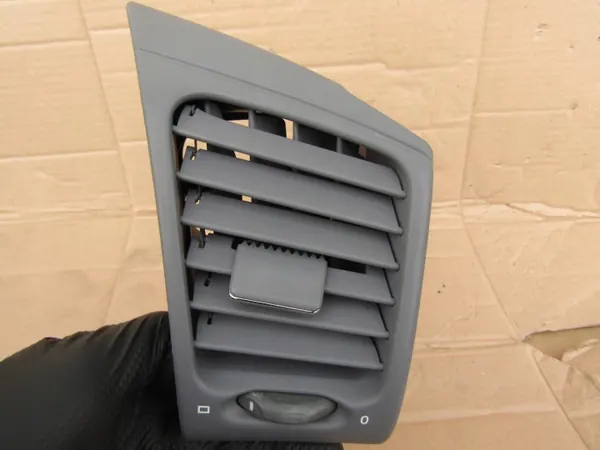 Höger grå ventilationsgallret OEM 2088300254 Mercedes image 10