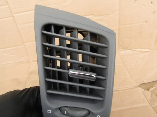 Höger grå ventilationsgallret OEM 2088300254 Mercedes image 8