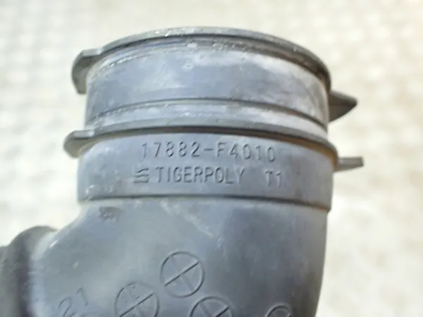 Tuyau Turbo Toyota OEM 17881-F4010 - Gauche/Droite image 3