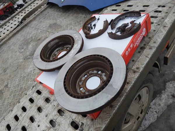 Discos e pastilhas travão traseiro Mercedes W212 Classe E 30cm image 3
