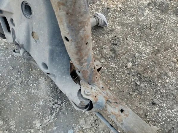 BELKA TYŁ OŚ TYLNA AUDI A6 C6 - Viga Trasera image 10