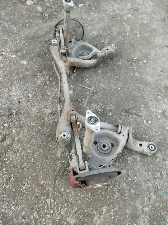 BELKA TYŁ OŚ TYLNA AUDI A6 C6 - Viga Trasera image 7