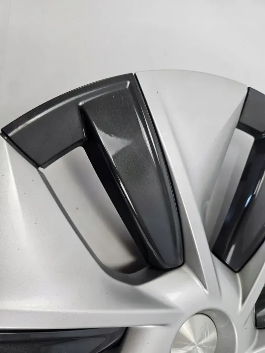 Tesla Model Y 2020+ 19" Radkappe OEM 1044235-00-B image 3
