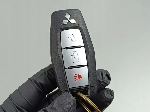 Clé ou carte Mitsubishi Outlander IV 2022 FOB46555 image 2
