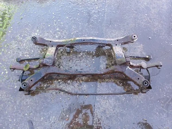 OEM LUK1126 Hinterachsschwinge für Subaru Legacy image 3
