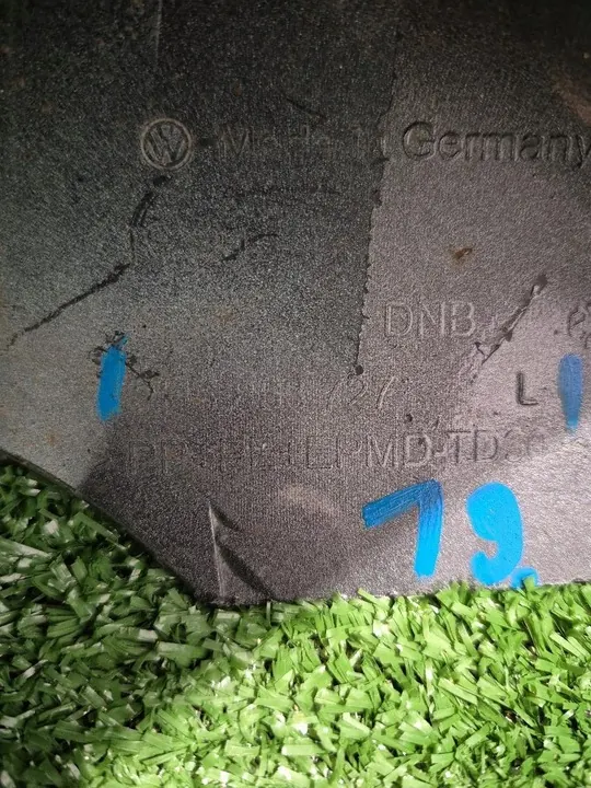 VW Amarok Etuvasen Puskuri Koriste 2H6853727 image 3