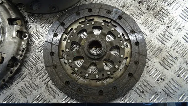 Embreagem completa LuK Audi 0CX105266 image 2