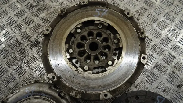 Embreagem completa LuK Audi 0CX105266 image 4