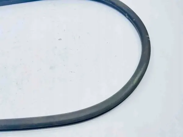 Joint de Capot Audi TT OEM 8J0823731B - État Utilisé image 3