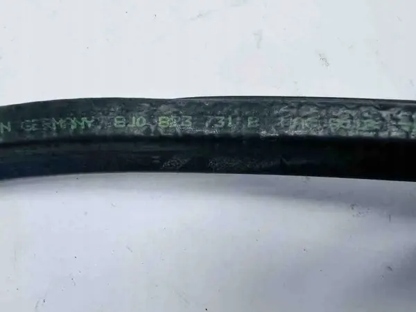 Joint de Capot Audi TT OEM 8J0823731B - État Utilisé image 7