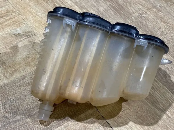 Expansietank Land Rover OE YC15-8B099-AA image 4