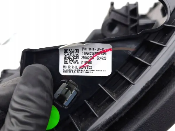 Handskfack Tesla Model Y 2023 OEM 1133409-00-B image 8