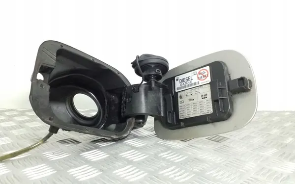 Skoda Octavia Mk3 (5E) 2015 Bränsletanklock 5E0010000AC image 3