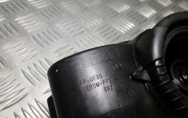 Skoda Octavia Mk3 (5E) 2015 Bränsletanklock 5E0010000AC image 6