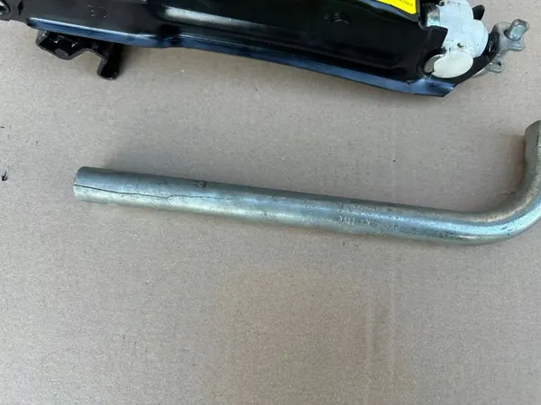 Chave de macaco VW Polo 6Q OEM 6Q0011031H - Usado image 4