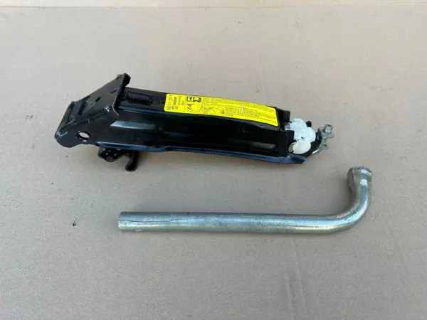 Chave de macaco VW Polo 6Q OEM 6Q0011031H - Usado image 8