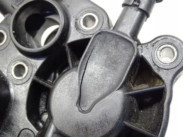 Boîtier Filtre à Huile d'Occasion OEM 059115389G Audi A6 C7 image 3