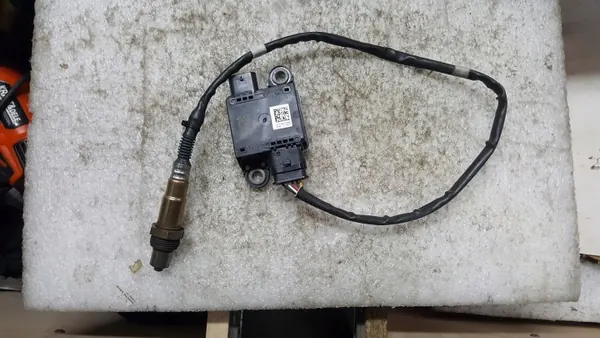 VW Audi Skoda NOx-Sensor-Modul OEM 05L906261D image 2
