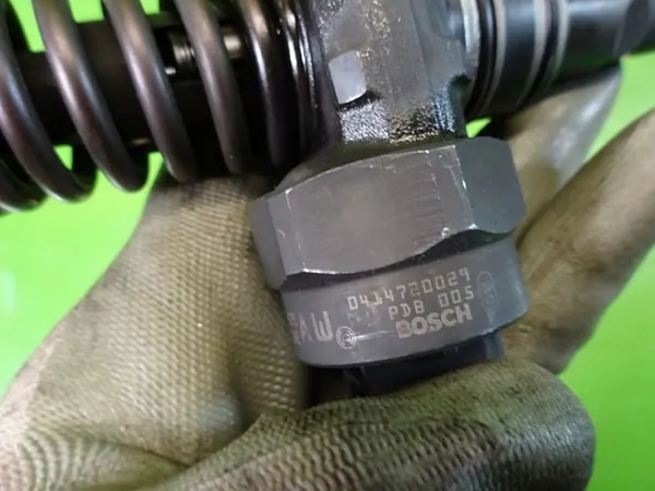 VW Sharan 1.9 TDI Conjunto de injetores 038130073AC image 4