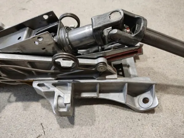 Arbre de colonne de direction Volvo XC90 OEM 32346689 image 10