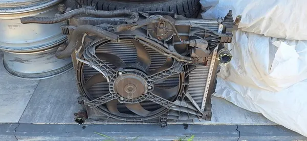 NISSAN NV200 EVALIA 1.5 DCI Radiador de Agua AC image 2