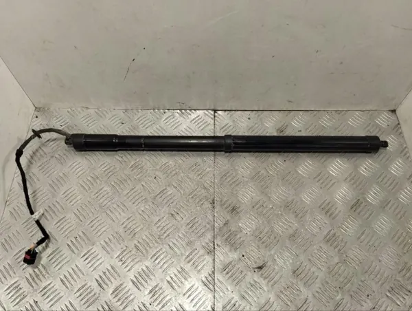 Ressort de hayon Porsche Cayenne 2012 OEM 7P5827851E image 2