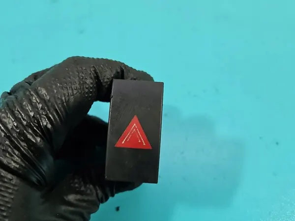 Warnlichtschalter Skoda Superb I image 3