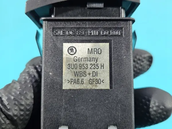 Warnlichtschalter Skoda Superb I image 4