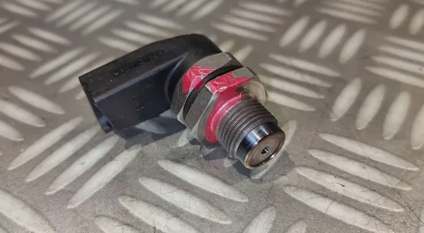 BMW E60 E83 Brandstofdruksensor 7787167 image 10