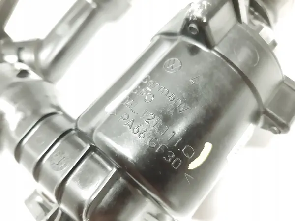 AUDI A4 B9 2.0 TDI Carcasa de Termostato 04L121026AG image 3