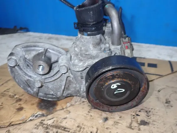 Bomba de agua OEM 25189645 para Opel 2.2 CDI image 3