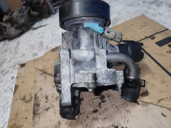Bomba de agua OEM 25189645 para Opel 2.2 CDI image 5