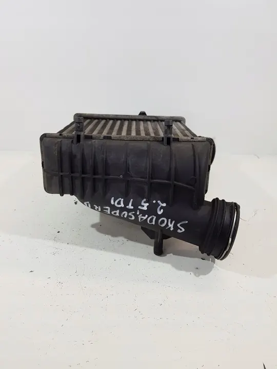 Intercooler destro Skoda VW AUD 2.5TDI 3B0145806 image 5