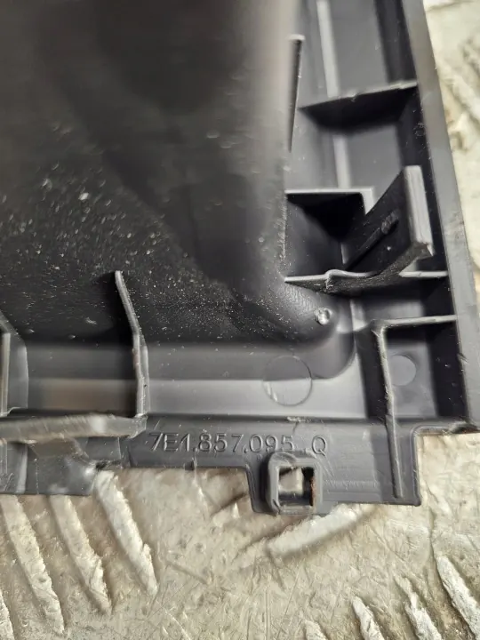 Compartimento salpicadero VW 7E1857095Q para T6 image 4
