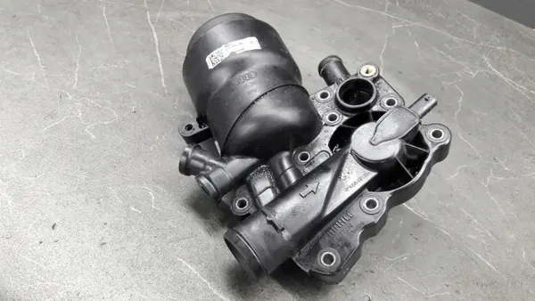 Base de filtre à huile OEM 70377288 pour Audi A8 D4, A4 B8 image 7