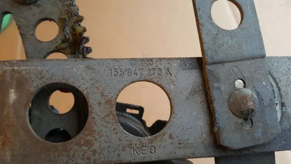 OEM 155847272A Höger bakdörrs fönsterregulator image 3