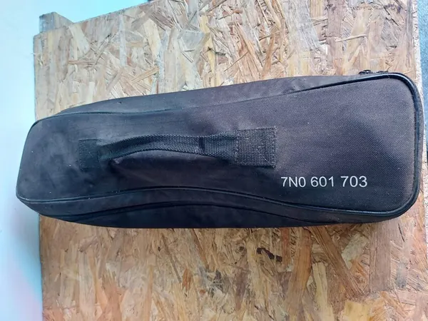 VW Touareg II 7P Jack Set 12r. 7P0011031B image 3