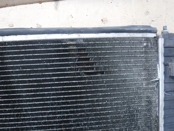 Radiador de agua Volkswagen para Passat B5 OE 8D0121251P image 2