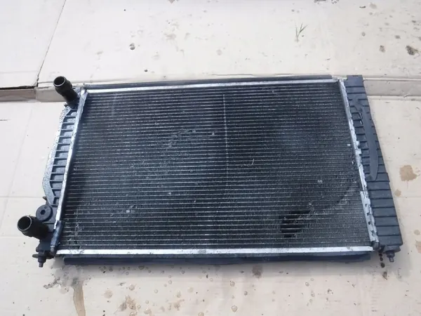 Radiador de agua Volkswagen para Passat B5 OE 8D0121251P image 3