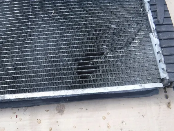 Radiador de agua Volkswagen para Passat B5 OE 8D0121251P image 4